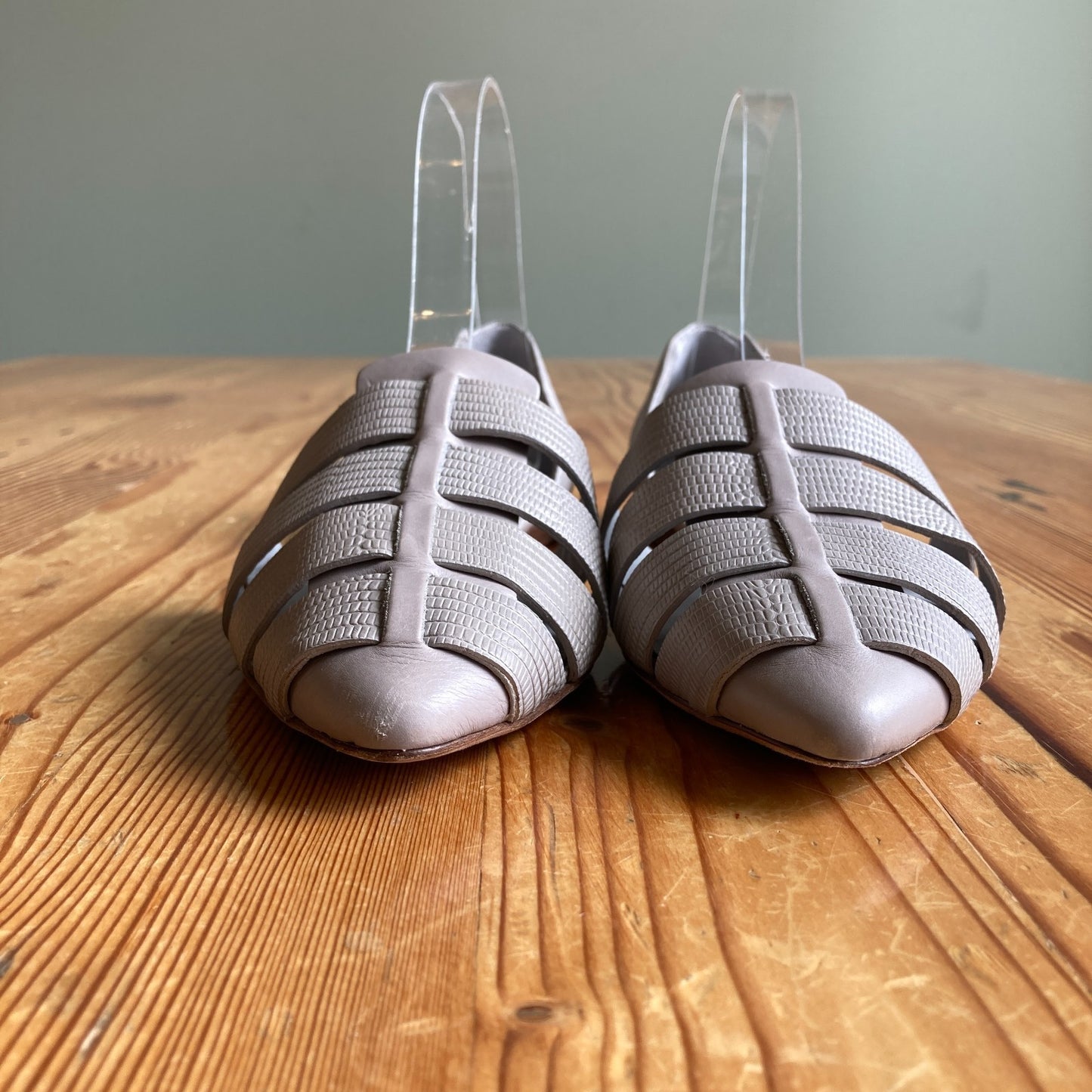 Vince Light Gray Fisherman D'orsay Neves Sandals Shoes - Size 7 - 0531AF