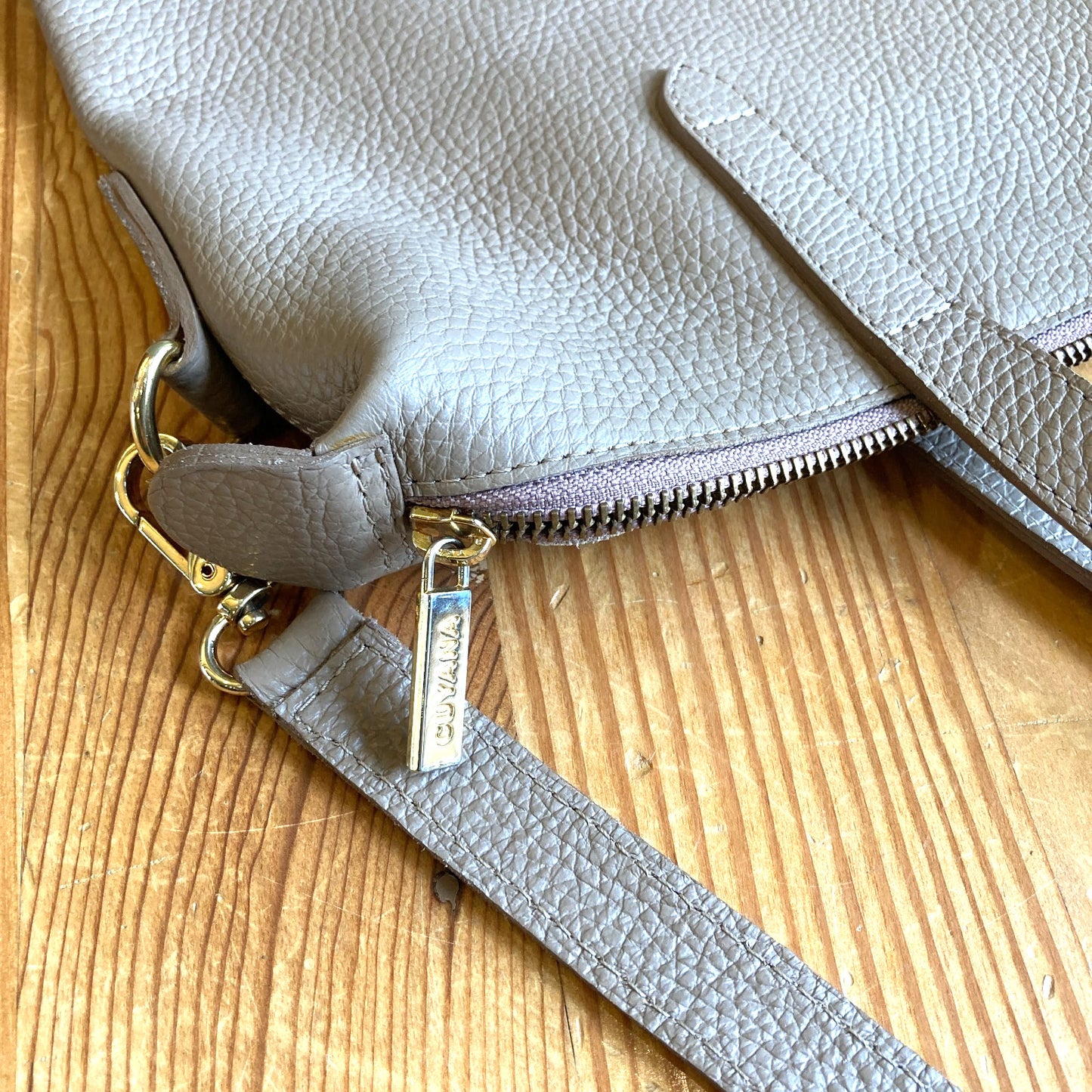 Cuyana Beige Pebbled Leather Carryall Tote Bag Purse 0131AG