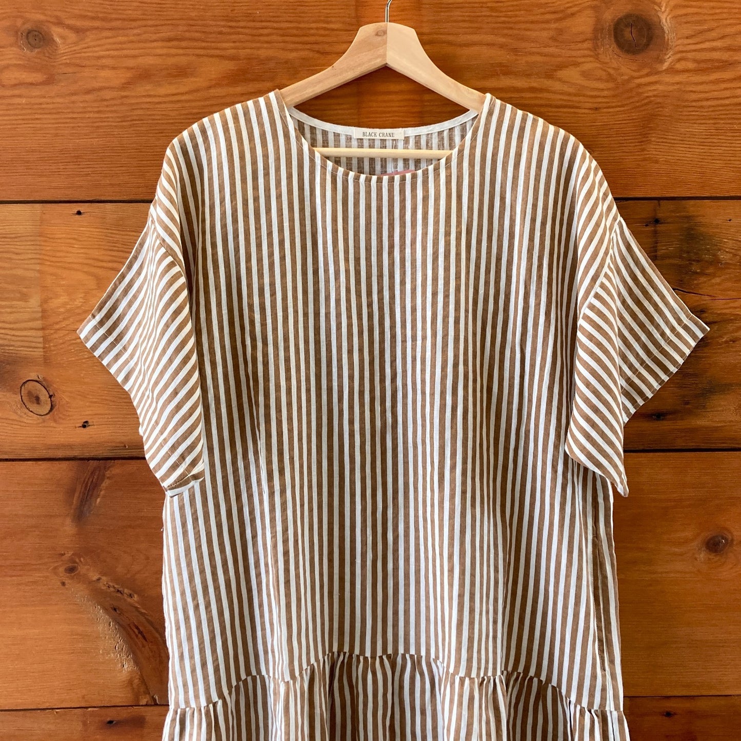 M - Black Crane Brown White Thin Stripe Short Sleeve NEW Easy Dress 0416JW