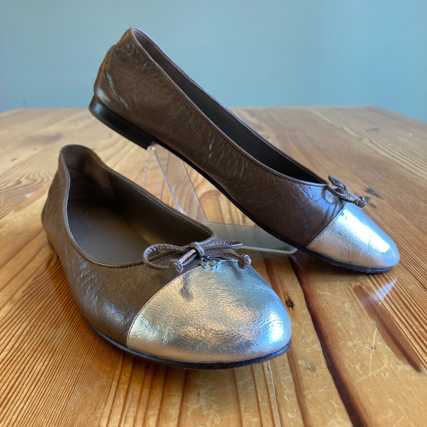 Tory Burch Brown & Silver Leather Capped Toe Flats Shoes - Size 10 - 0206BS