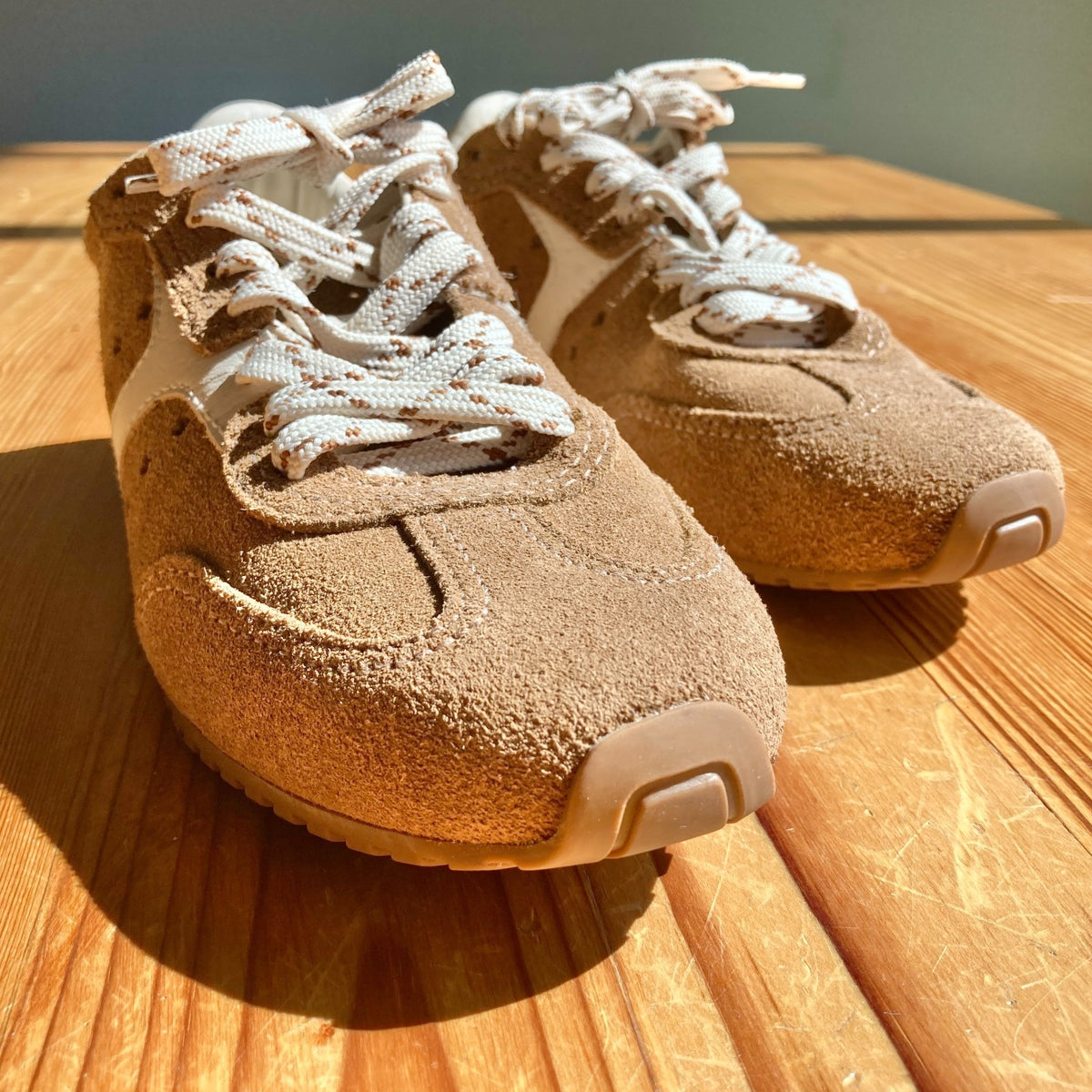 Larroude NEW Brown & White Suede Stella Sneakers Shoes - Size 7 - 0320JS