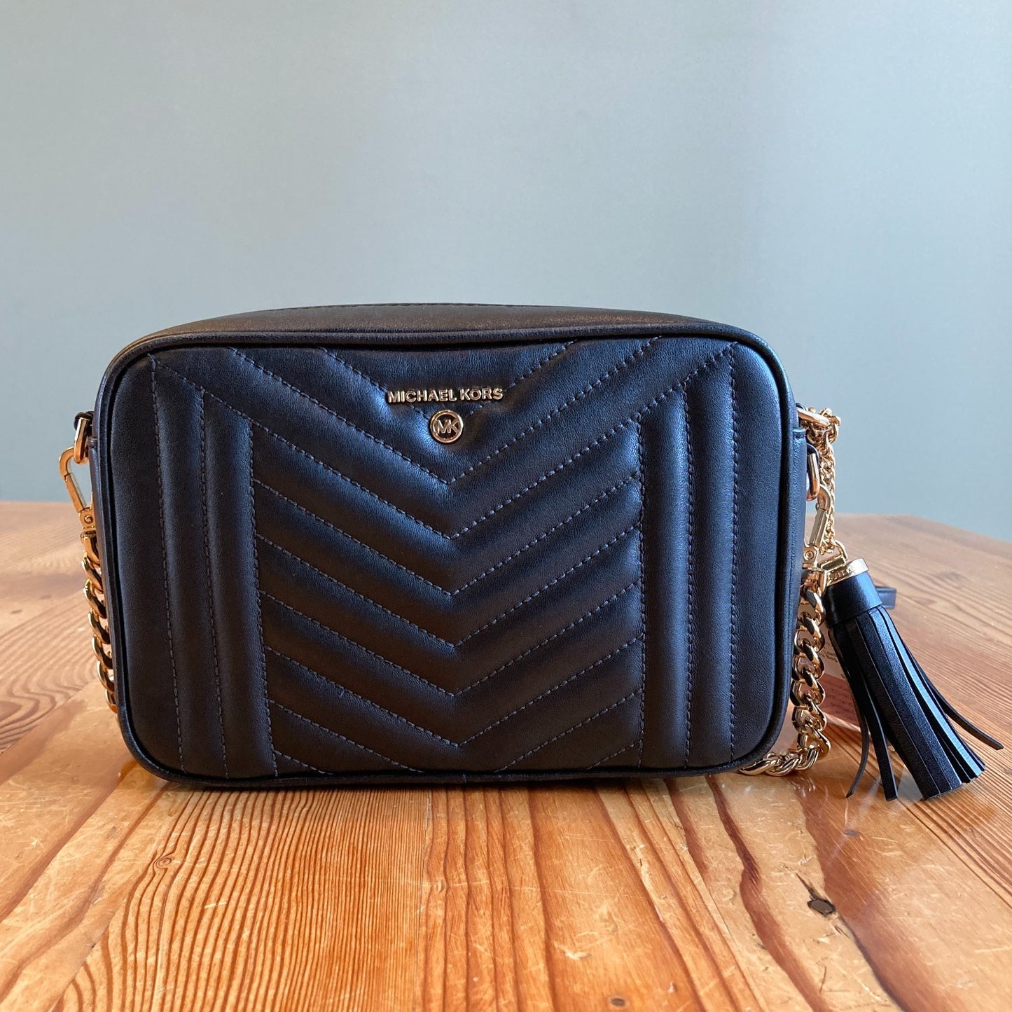 Michael Kors Black Quilted Chevron Leather Jet Set Camera Bag Purse EUC 0223LR