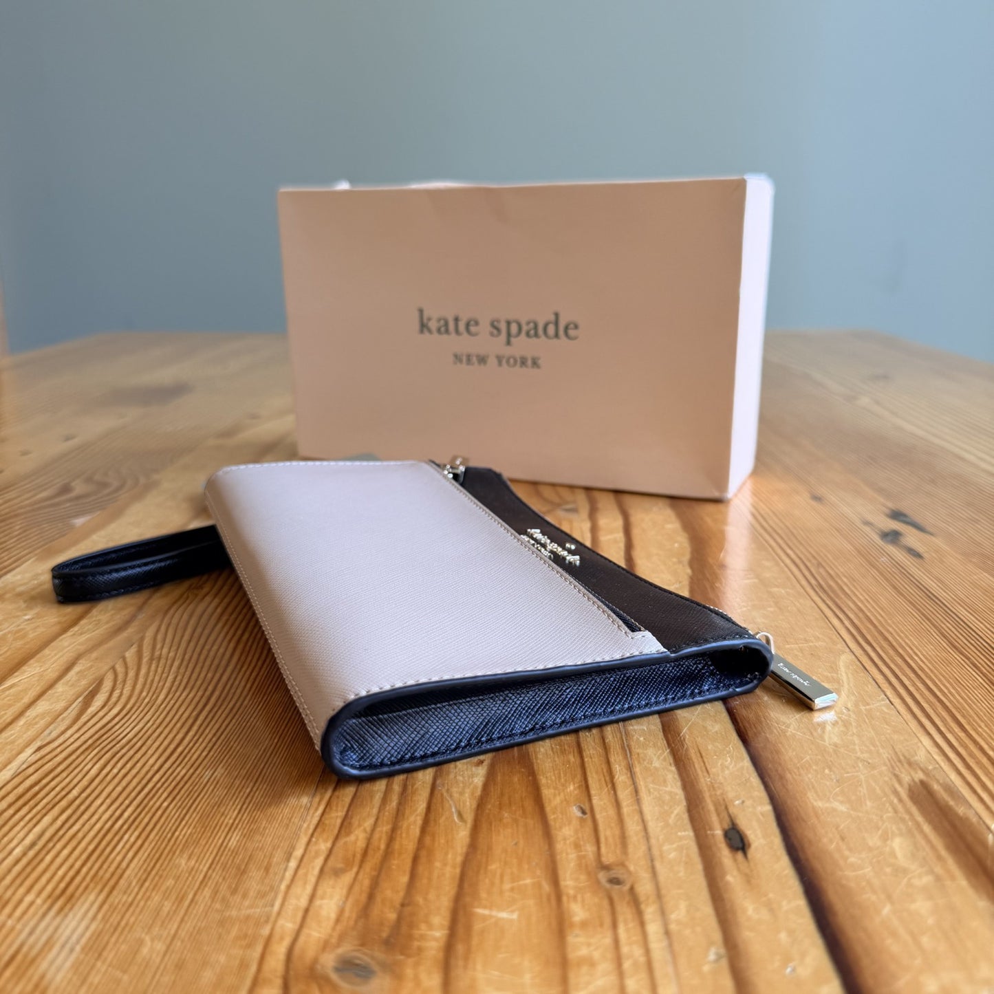 Kate Spade Black Tan Saffiano Leather Zip Top Wristlet Purse - NEW - 1107MJ