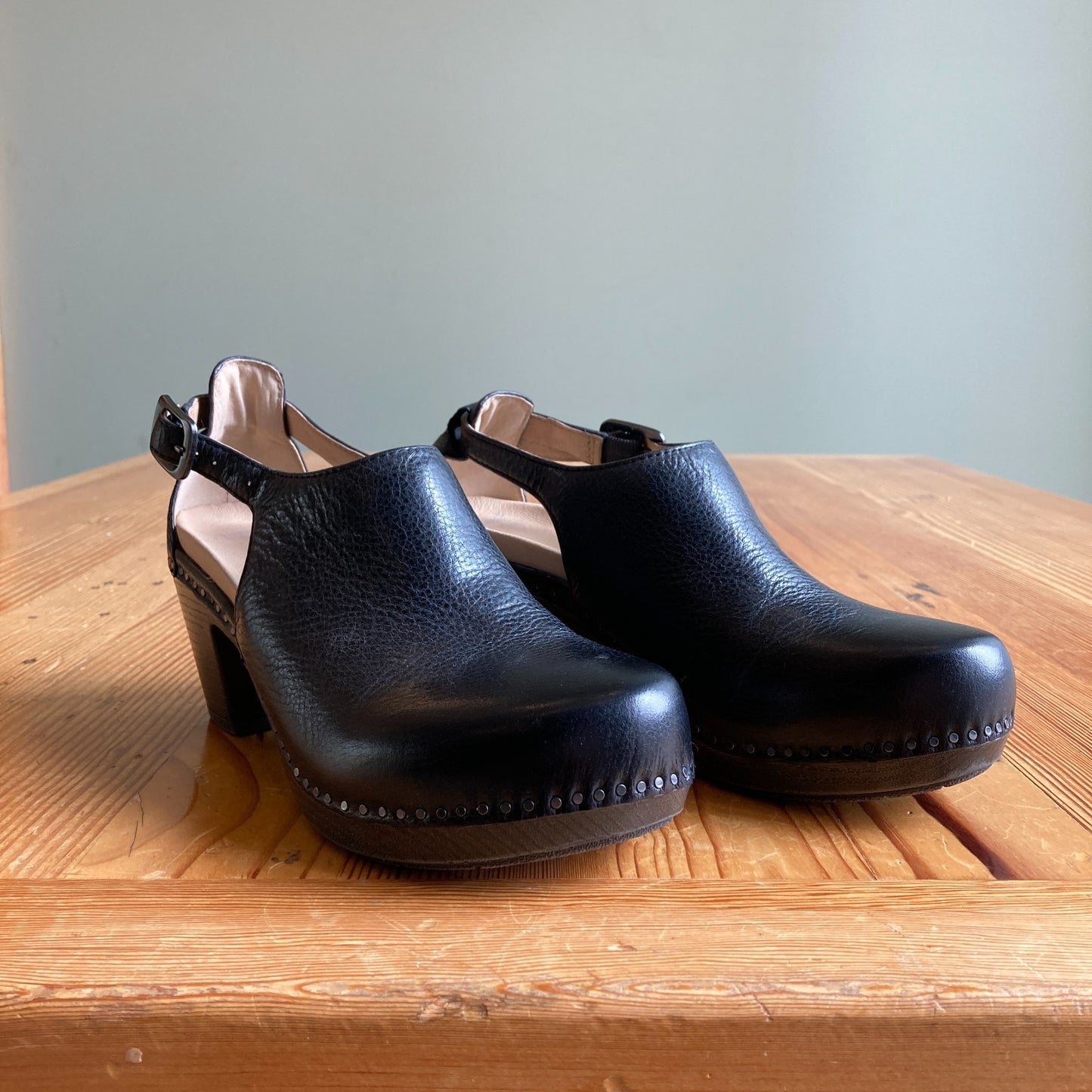 Dansko Black Sassy Leather Heeled Shoes w/ Box - Size 38 / 7.5-8 - NEW - 1115IE