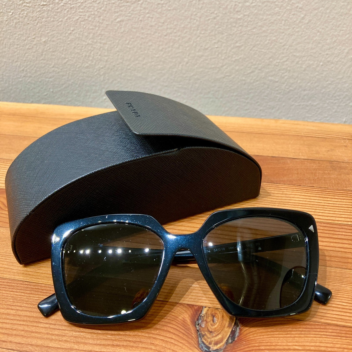 Prada Black Square Acetate Loden SPR 23Z Sunglasses w/ Case - 0903BN