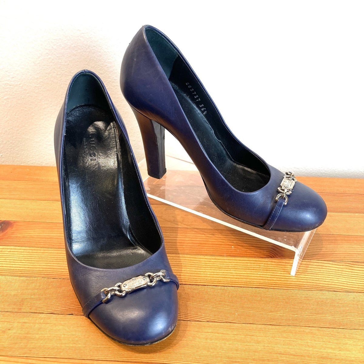 Gucci Navy Leather Round Toe Horsebit Heels Shoes - Size 36.5 / 6.5 - 0926EC