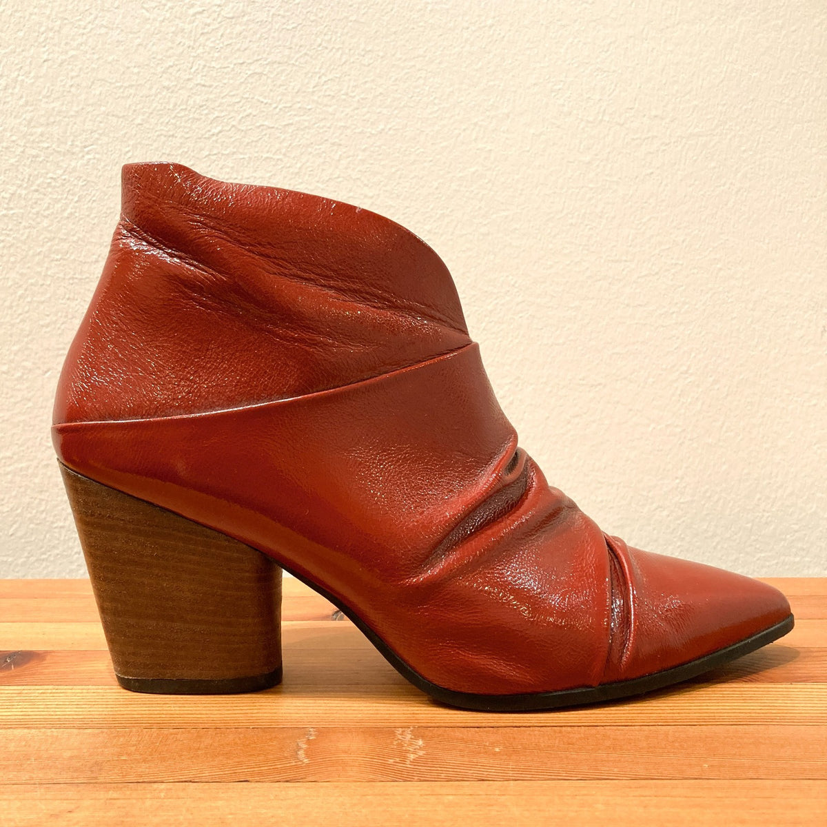 Bruno Premi Red Patent Leather Ruched Ankle Boots - Size 41 / 10 - 0530JF