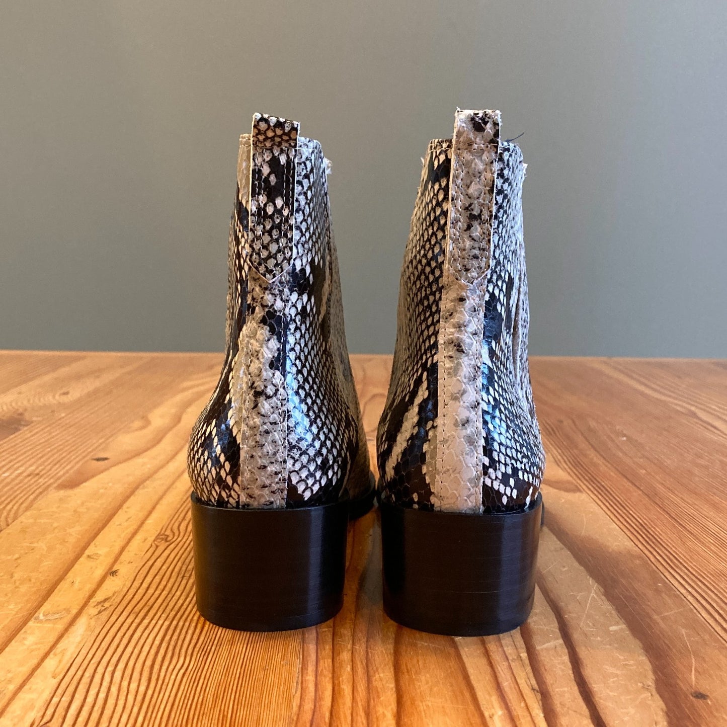 39 / 8 US - Rivecour $400 Python Botinnes No. 408 Ankle Boots NEW w/ Box 0605MH