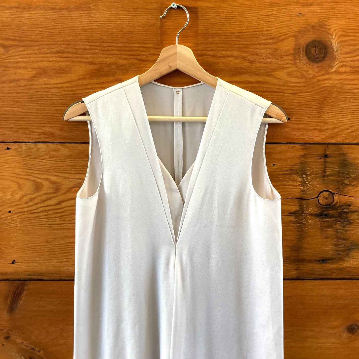 Peter Cohen Cream White Sleeveless Satin  V-Neck Midi Dress - 0508GA