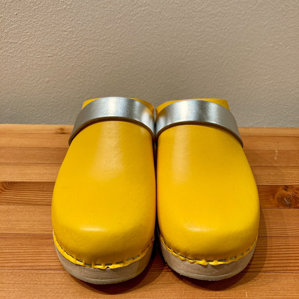 Lili & Layla Yellow Leather Wooden Malmo Clogs Shoes - Size 37 / 7 - 0308IN