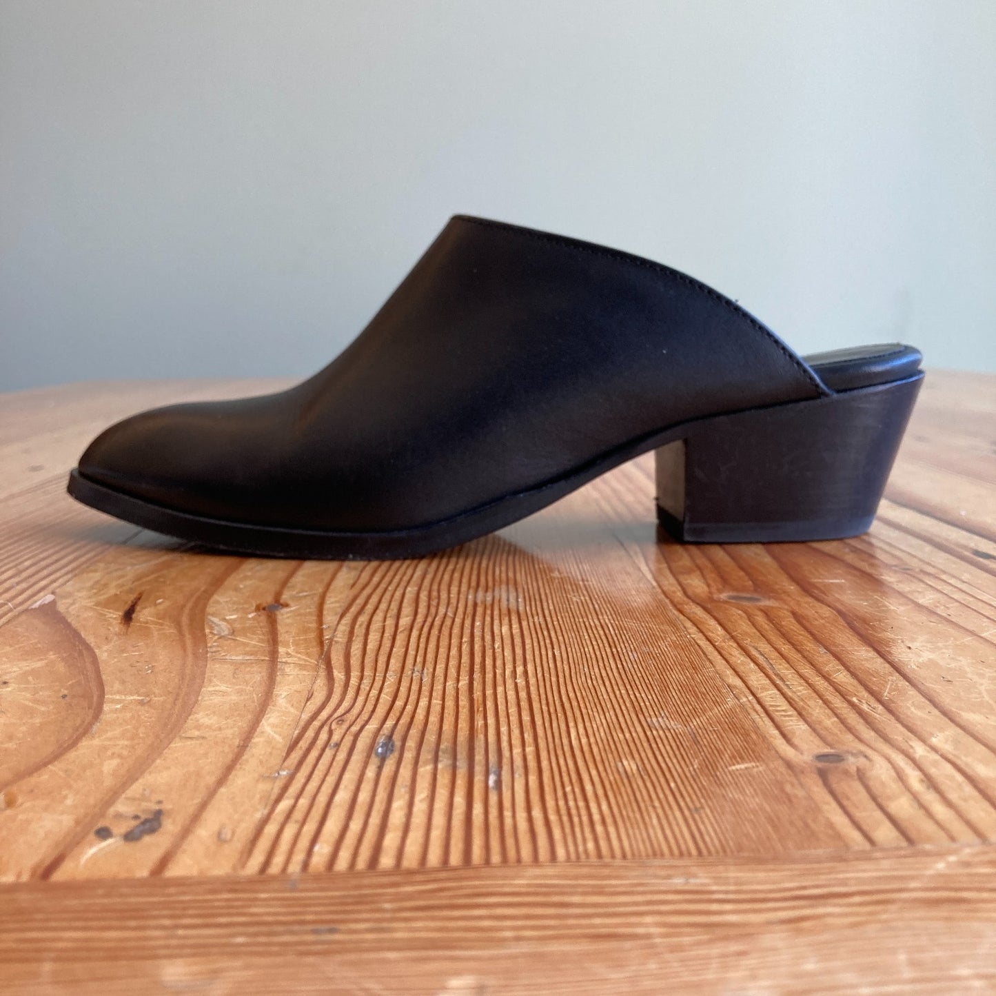 Thursday Boot Co. Black Breeze Leather 2" Heel Mules Shoes - Size 8.5 - 1011SC