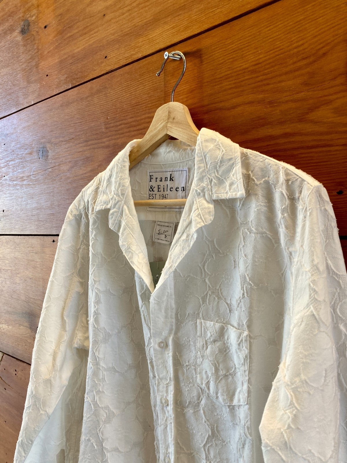 Frank & Eileen White Floral Textured 'Eileen' Button Up Shirt - Size M - 4427SC