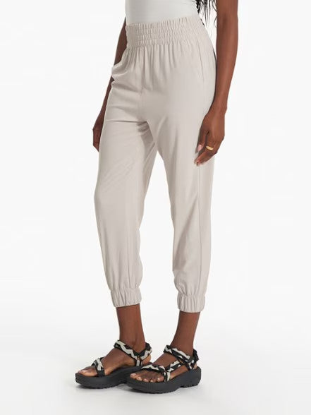 M - Vuori Cream Villa Cargo Joggers Womens Pull-On Travel Pants 0617RF