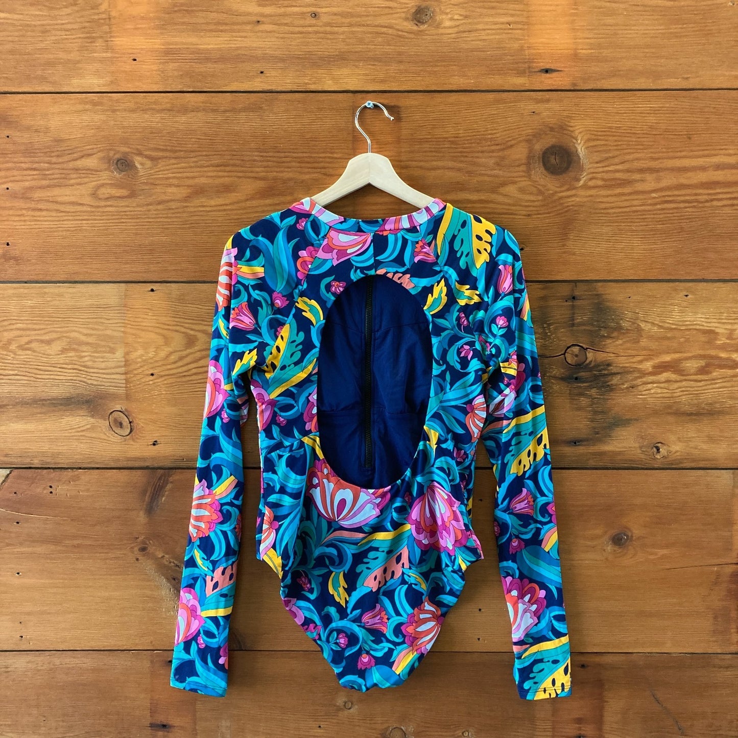 Trina Turk $172 India Garden Zip Front Rash Guard Swim Suit - Sz L NEW - 0106KA