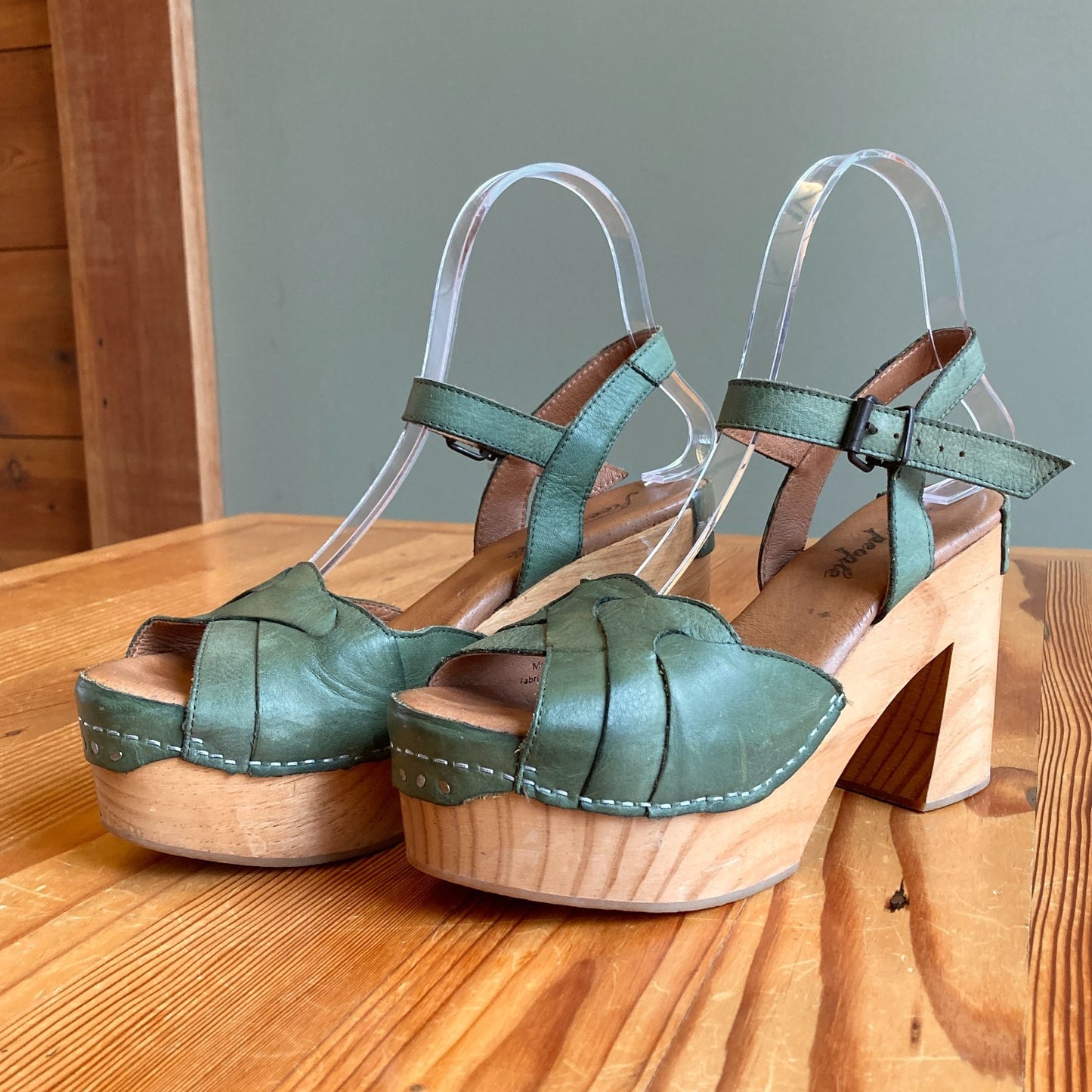 36 / 6 - Free People Green Leather Orion Peeptoe Wooden Platform Clogs 0727SO