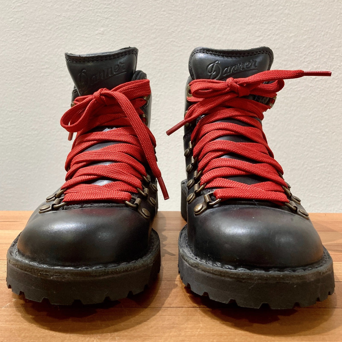 Danner Black Lace Up Mountain Pass Ankle Hiking Boots - Size 7.5 - NEW - 1122CT
