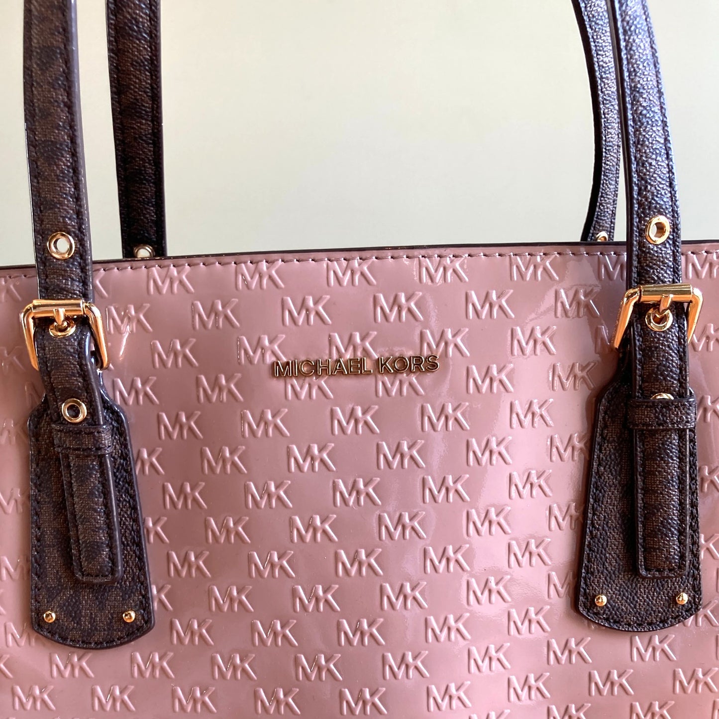 Michael Kors Fawn Voyager Medium Crossgrain Two-Tone Leather Tote Bag - 0328MM