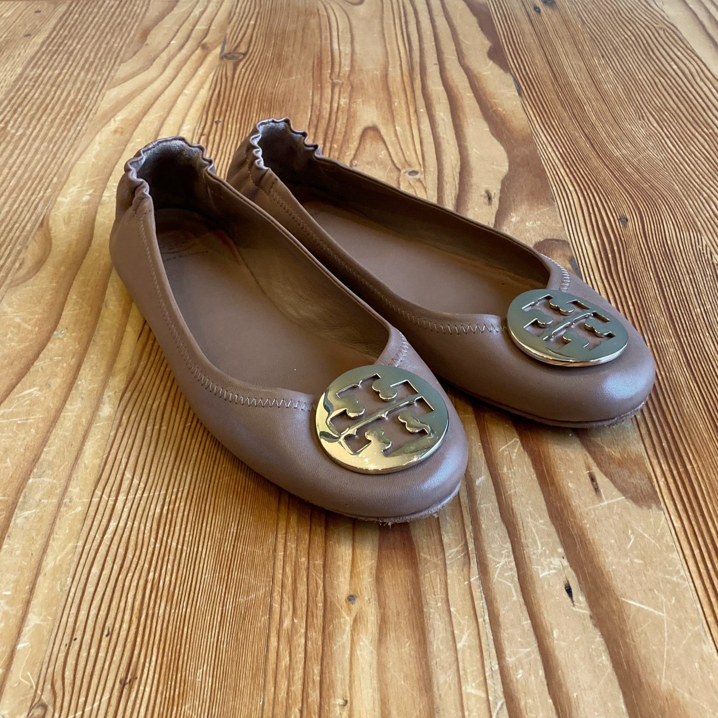 10 - Tory Burch Honey Brown Soft Leather Gold Emblem Reva Flats Shoes 0206BS