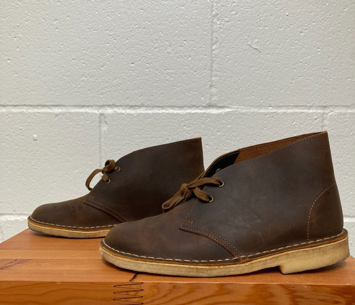 Clarks Brown Beeswax Leather Desert Boots - Mens 9 / Womens 10.5-11 - 0612SM