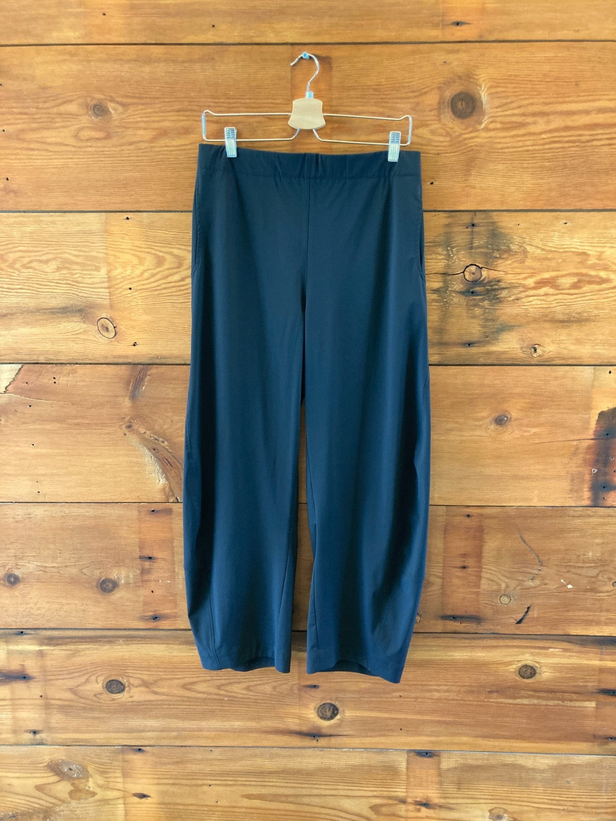 Ruti $249 Black On the Loose Work Barrel Leg Pants - Size 3 / L - NEW - 4427SC