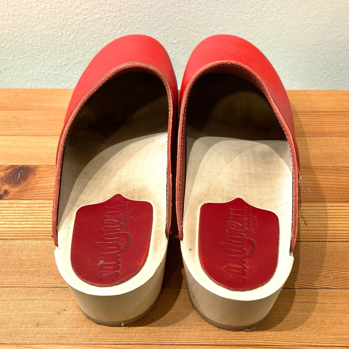 Sandgrens Red Leather Low Heel Stapled Wood Sole Clogs - Size 41 / 10 - 0916KJ