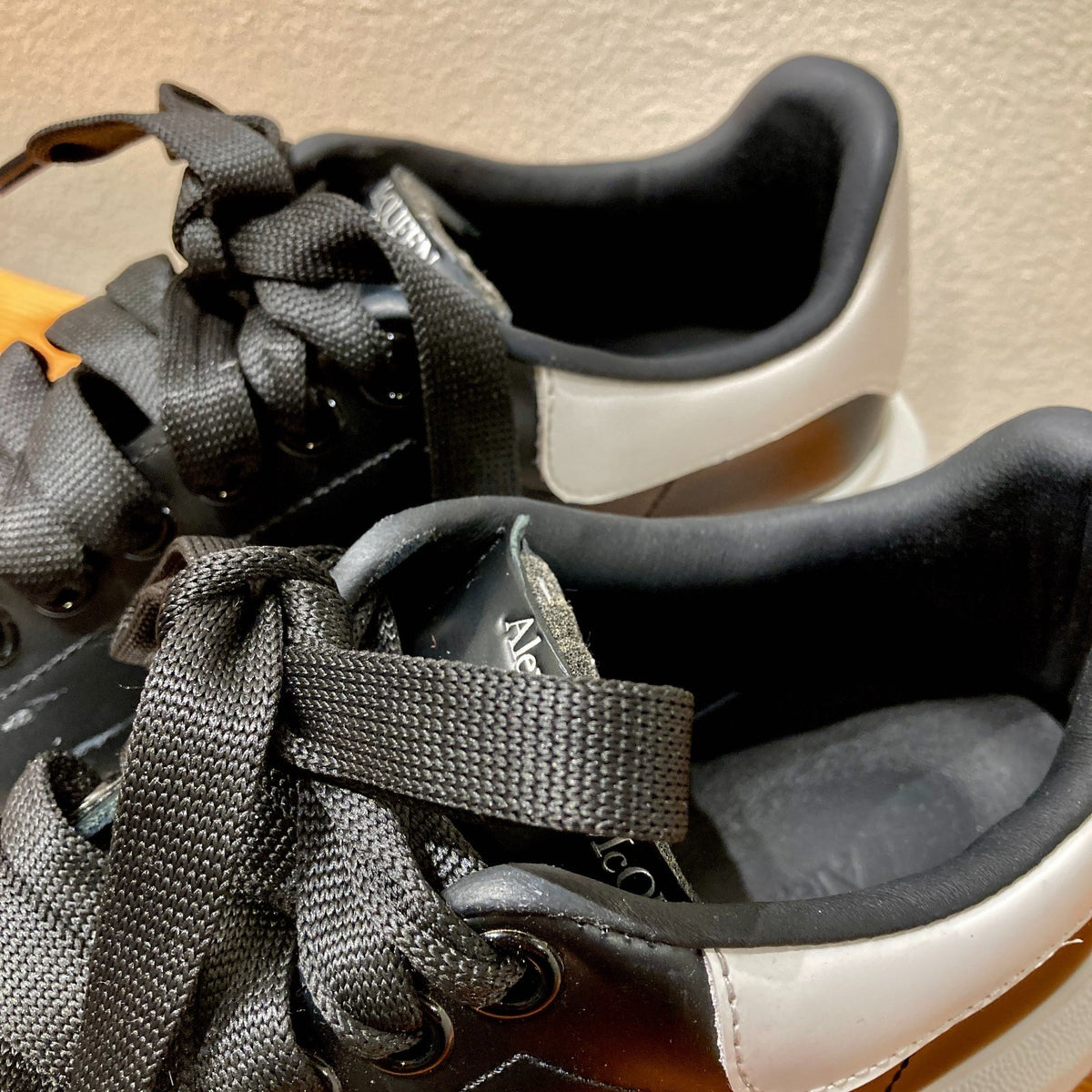 Alexander McQueen $590 Black Oversized Sneakers *damage - Size 39 / 9 - 0320JS