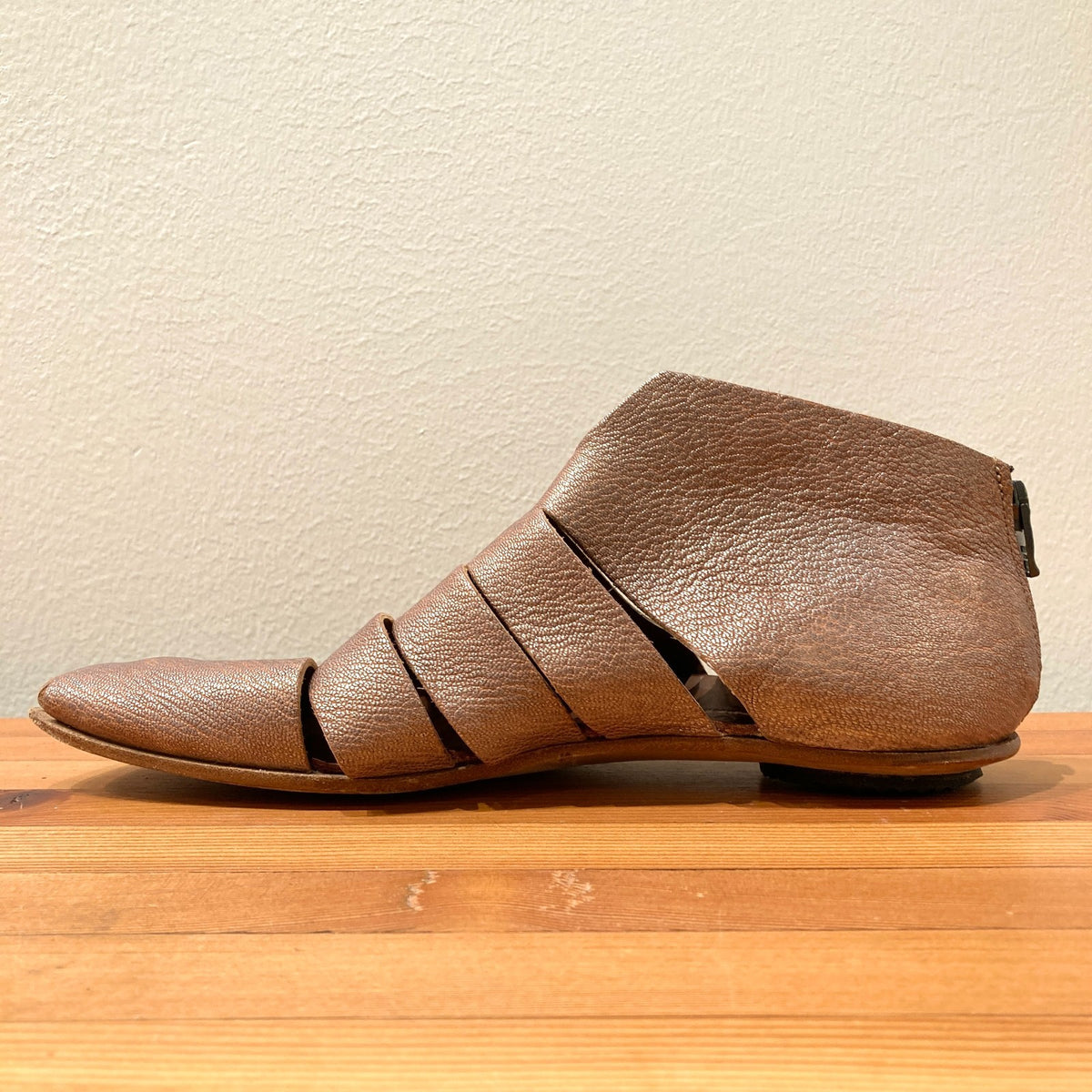Cydwoq Bronze Leather Cut Out Spiritual Flats Shoes - Size 39 / 9 - 1122CT