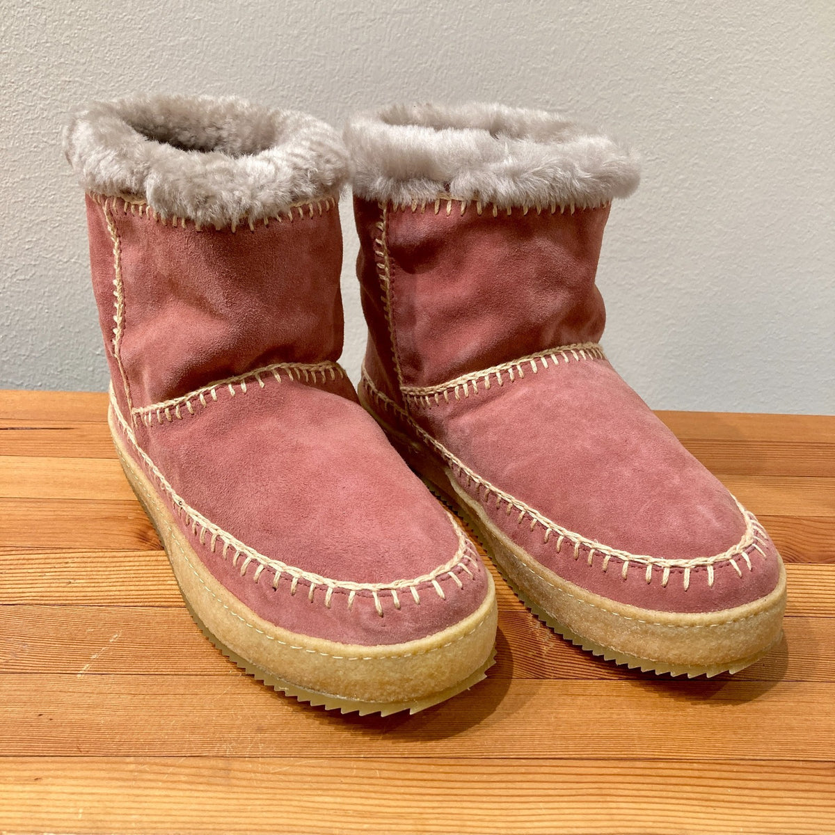 Laid Back London Pink Suede Pull On Moccasin Boots - Sz 38 - NEW w/ box - 1122CT