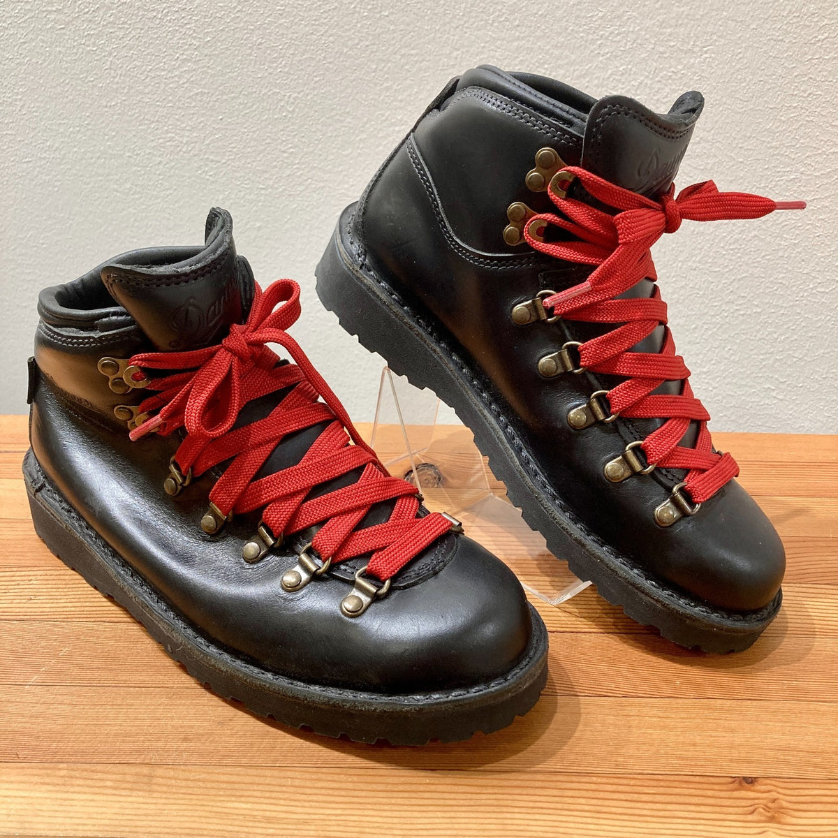 Danner Black Lace Up Mountain Pass Ankle Hiking Boots - Size 7.5 - NEW - 1122CT