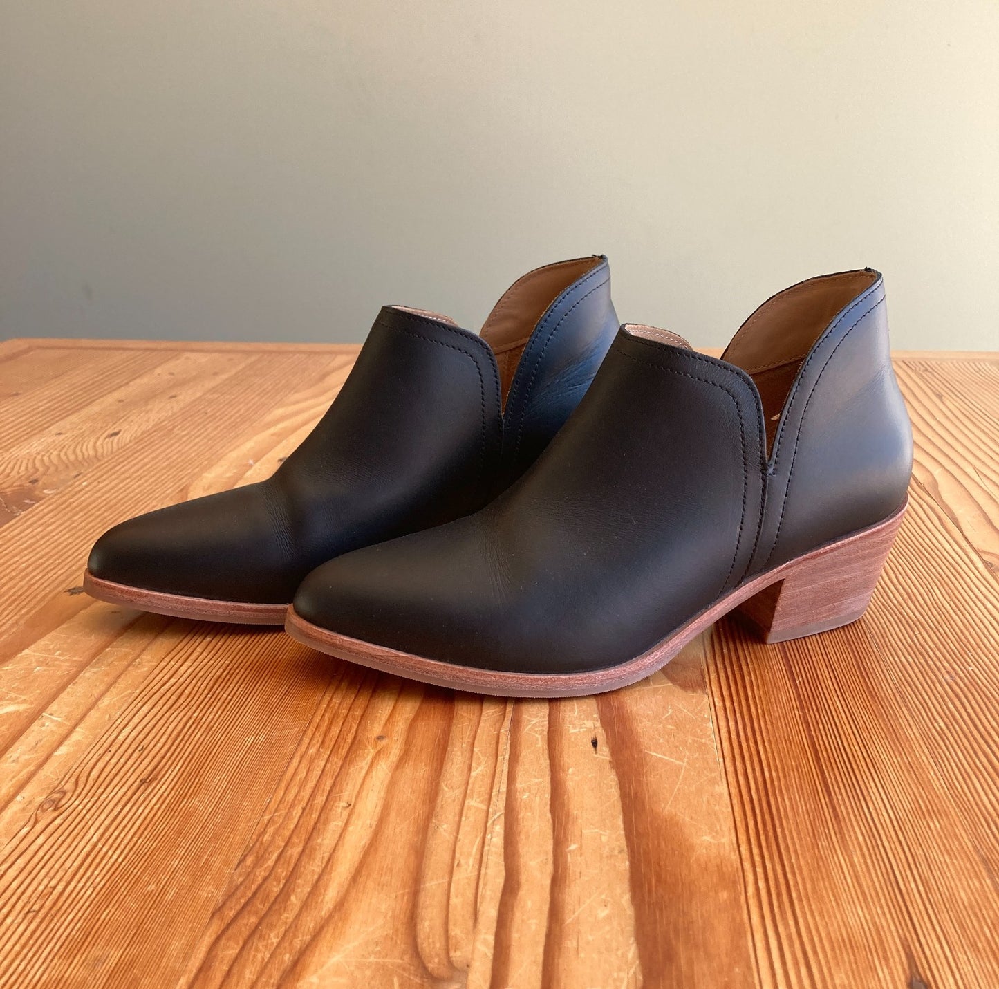 Nisolo Mia Black Leather Everyday Ankle Booties Boots - Size 8.5 - 0421SM