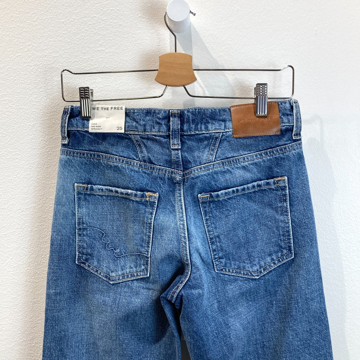 We the Free by Free People NEW Luna Mid Rise Straight Jeans - Size 25 - 1111ES