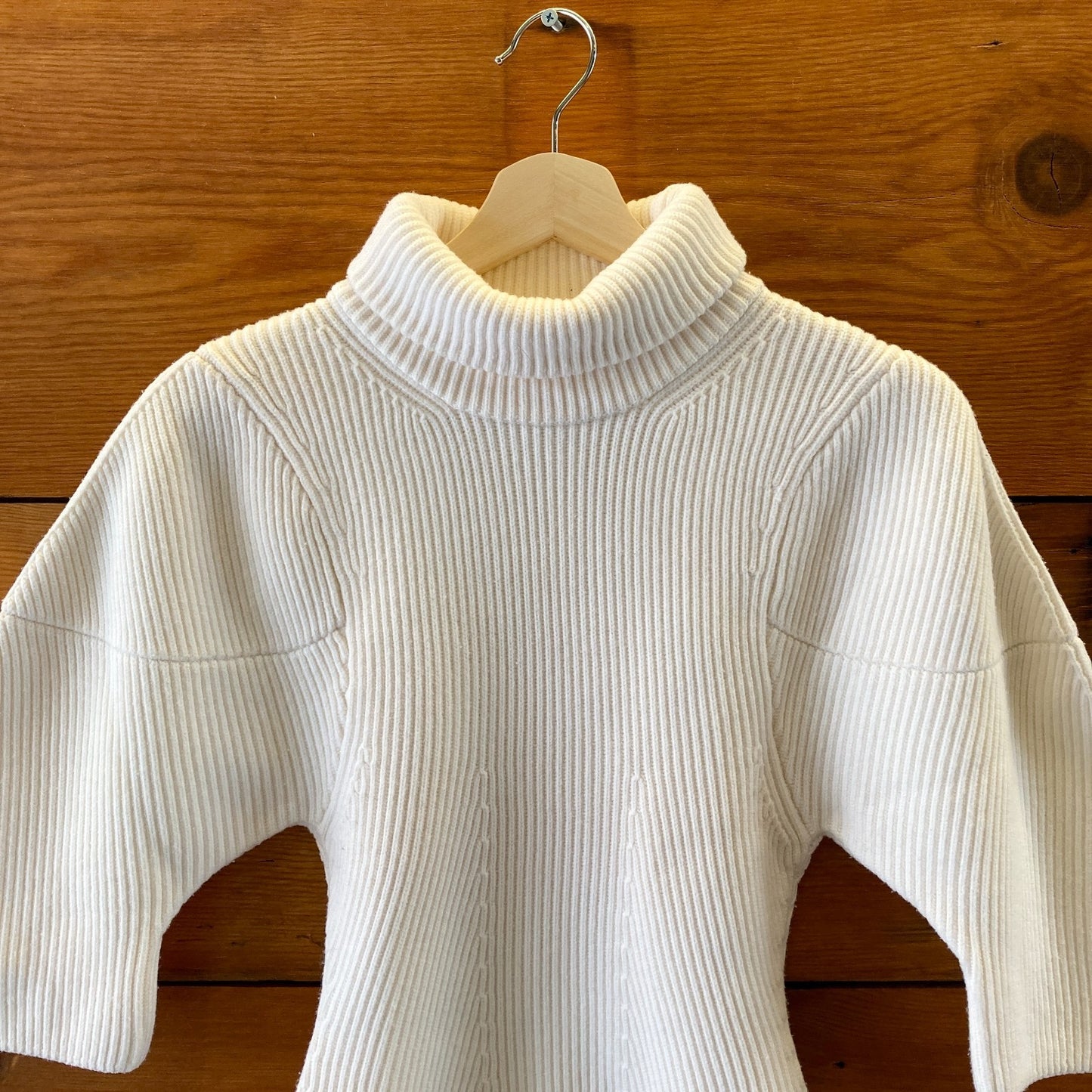 Khaite Ivory Ribbed Knit Wool Short Sleeve Turtleneck Sweater - Size S - 0422VS