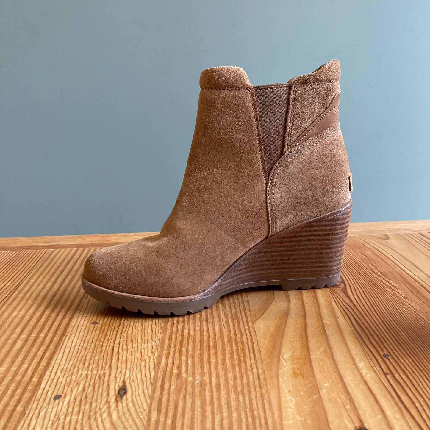 9 - Sorel Tan Suede After Hours Chelsea Wedge Ankle Boots 0116AM