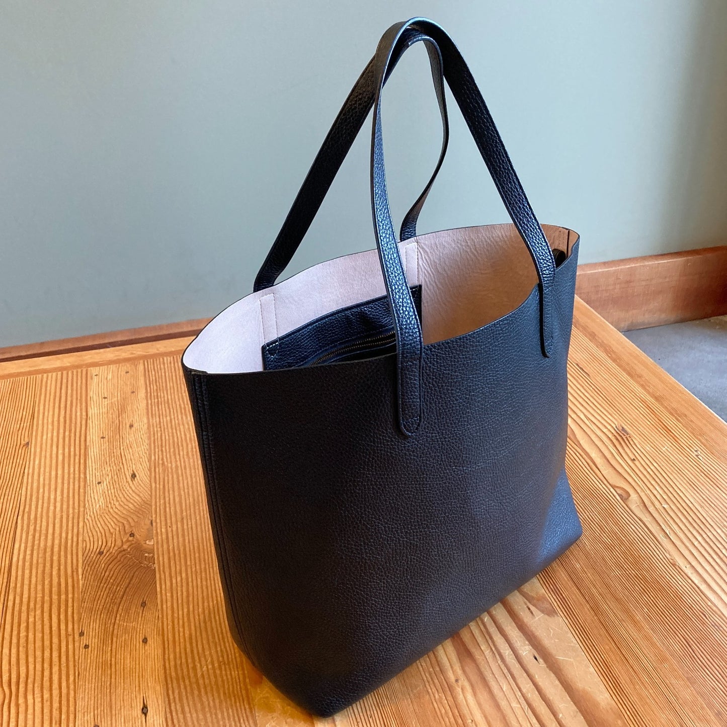 Cuyana $198 Black Pebbled Leather Classic Large Shoulder Tote Bag 0223LR