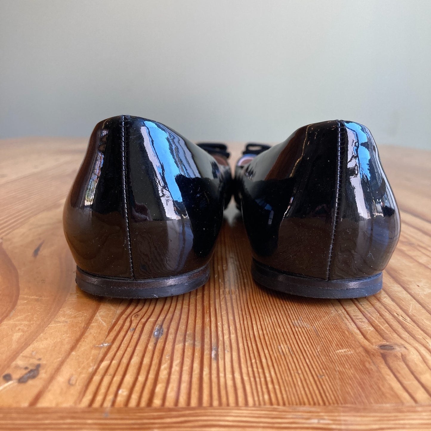 Ferragamo $780 Black Patent Leather Varina Ballet Flats Shoes - Sz 7.5 - 0803XL