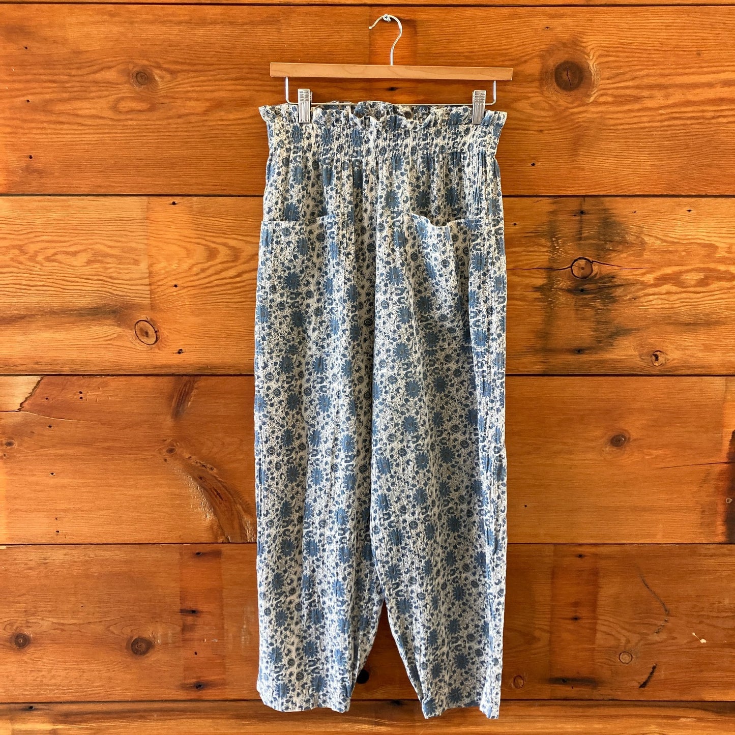 Pietsie $285 Blue Floral Smocked Waist Cropped Paz Pants - Size M - 0318TR