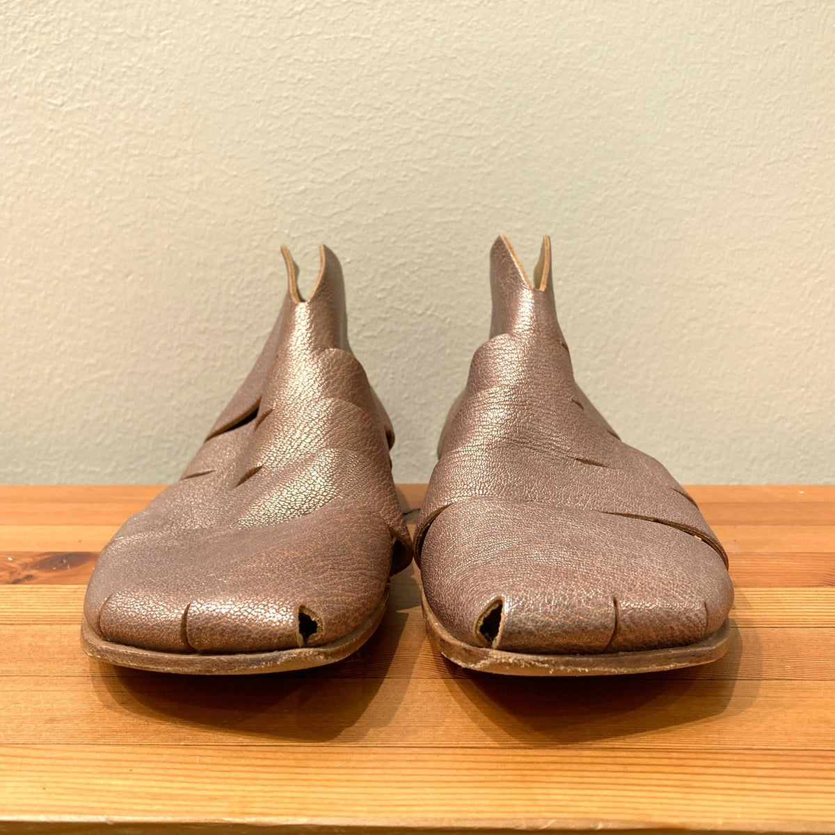 Cydwoq Bronze Leather Cut Out Spiritual Flats Shoes - Size 39 / 9 - 1122CT