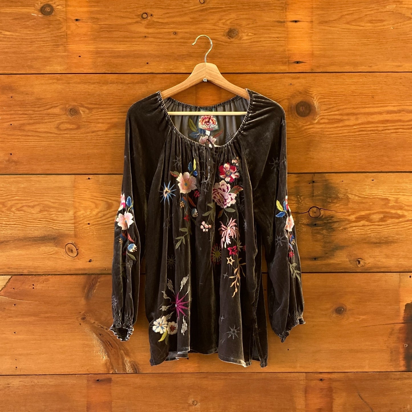 M - Johnny Was Pewter Gray Velvet Embroidered Floral Tunic Blouse Top 0419KM