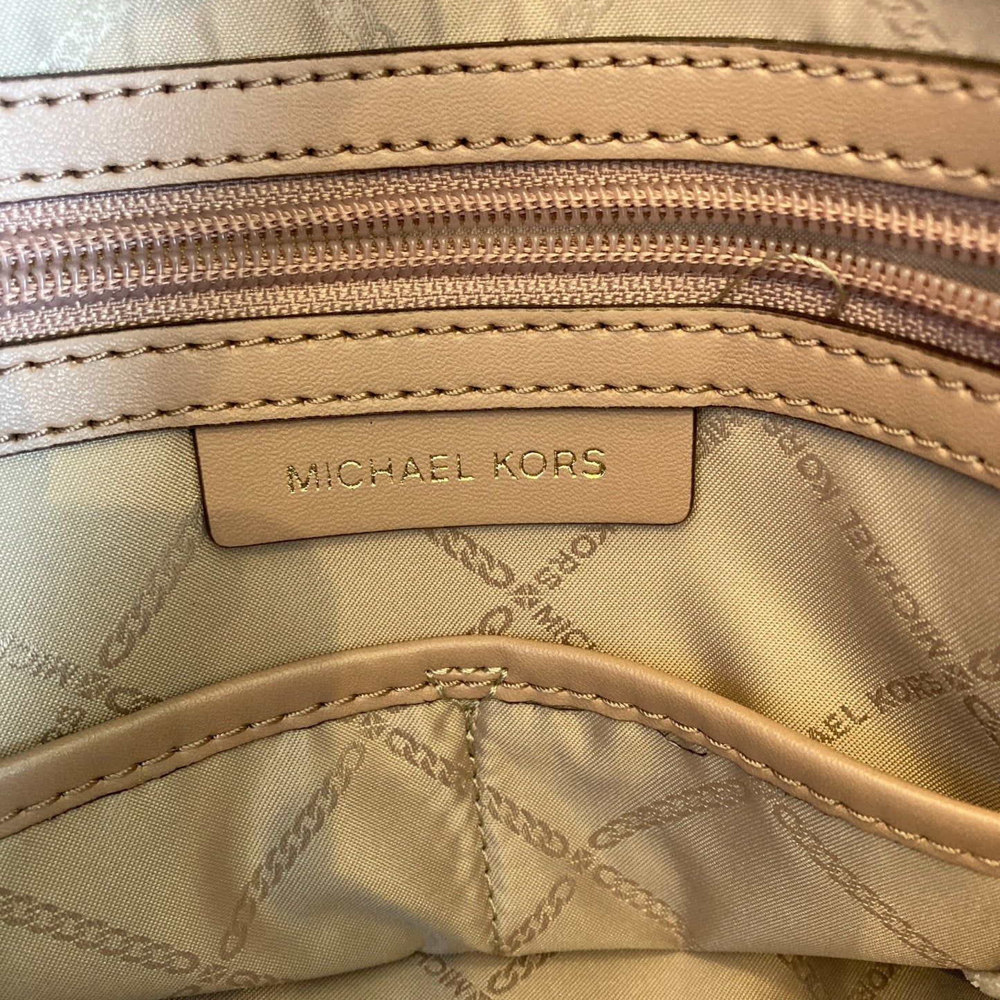 Michael Kors Fawn Voyager Medium Crossgrain Two-Tone Leather Tote Bag - 0328MM