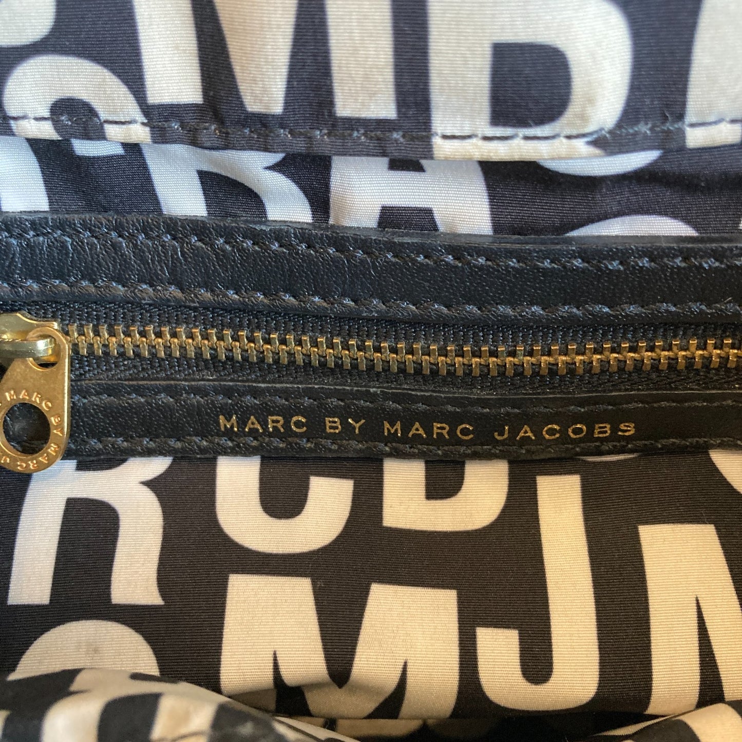 Marc Jacobs Navy Leather Petal to the Metal Natasha Crossbody Purse 0306ML