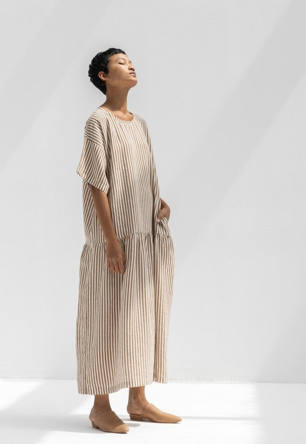 M - Black Crane Brown White Thin Stripe Short Sleeve NEW Easy Dress 0416JW