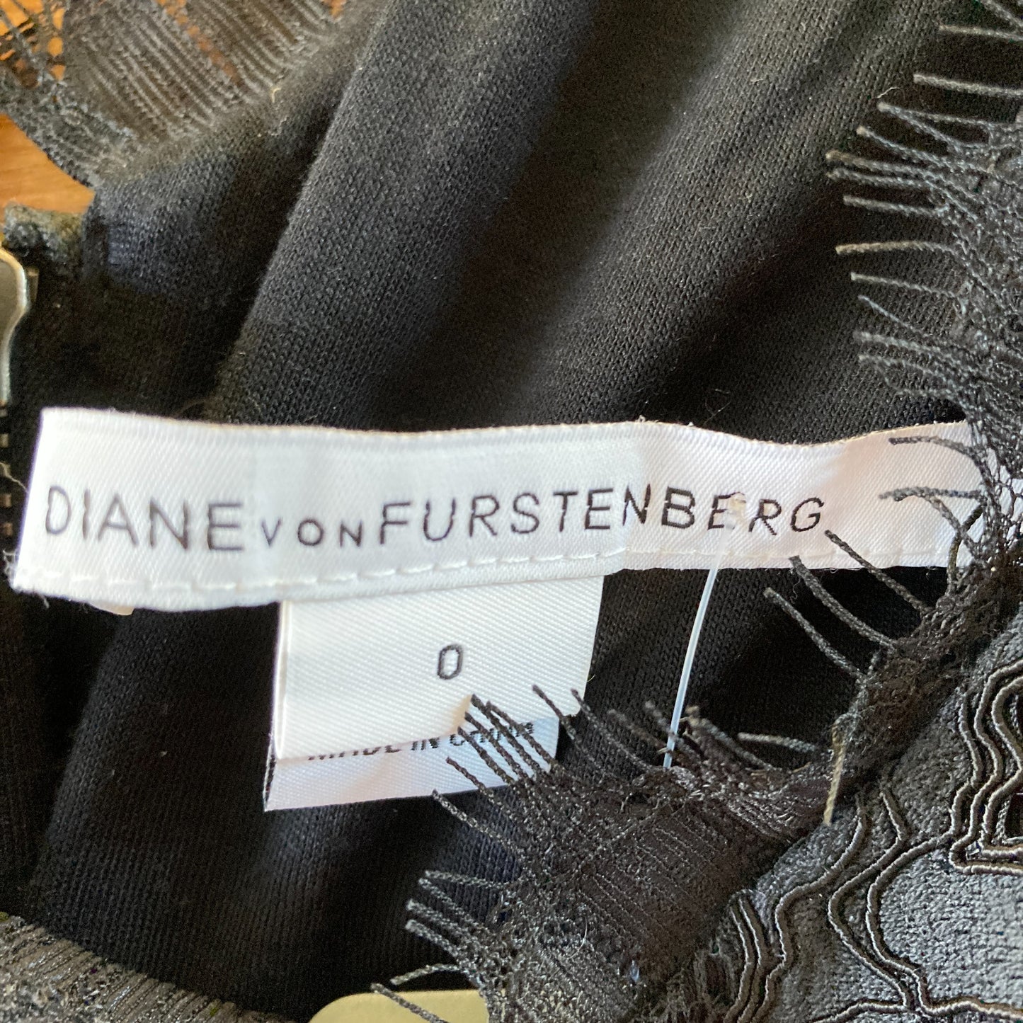 Diane von Furstenberg Black Lace Zarita Scoop Sheath Dress - Size 0 - 0715IM