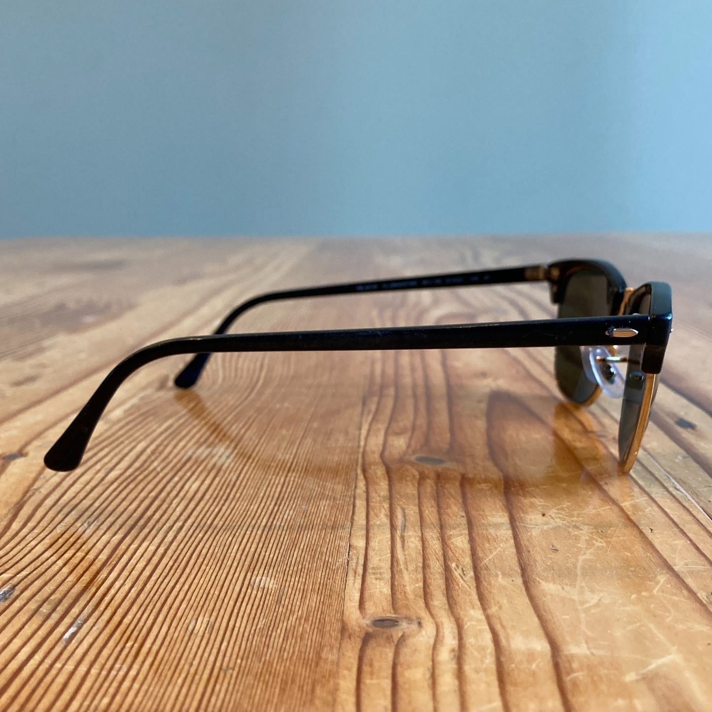 RayBan 3016 Black & Gold Clubmaster 51/21 901/58 Sunglasses 0206MH