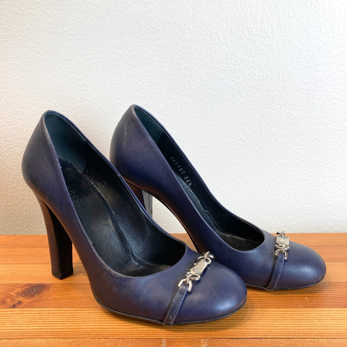 Gucci Navy Leather Round Toe Horsebit Heels Shoes - Size 36.5 / 6.5 - 0926EC