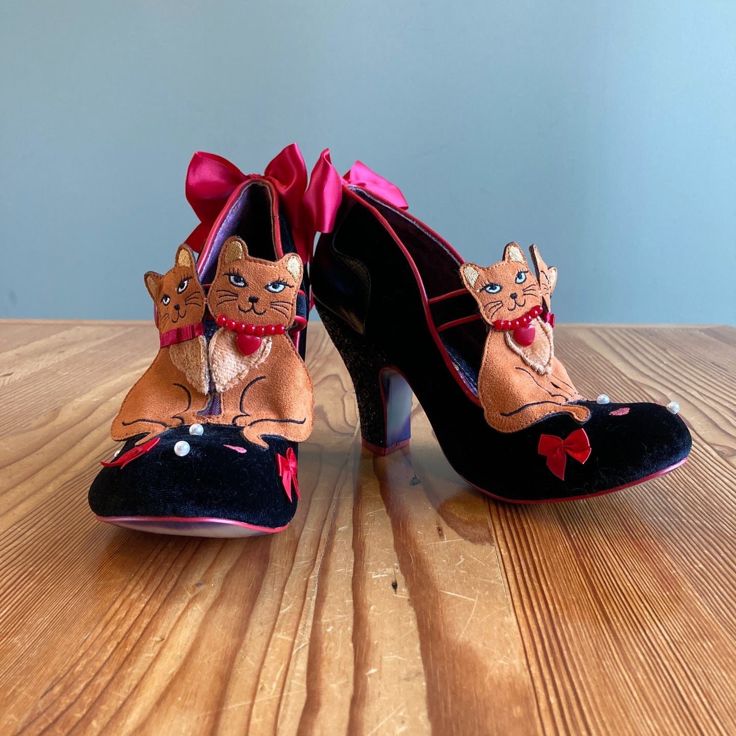10 / 41 - Irregular Choice Cat Shoes Black Velvet Red Bow Heels Pumps 0209CP