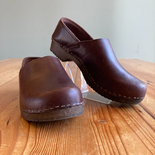 Kit + Clogs Studio Dark brown Original Low Jord Clog Shoes - Size 39 - 0819CB