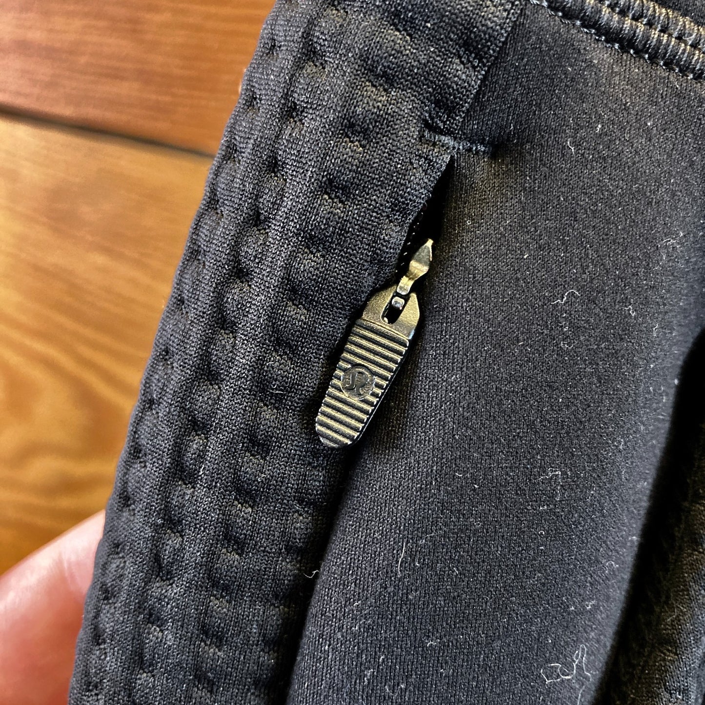 Lululemon Black Waffle Texture Pull-On Athletic Jogger Pants - Size 4 - 0428LR