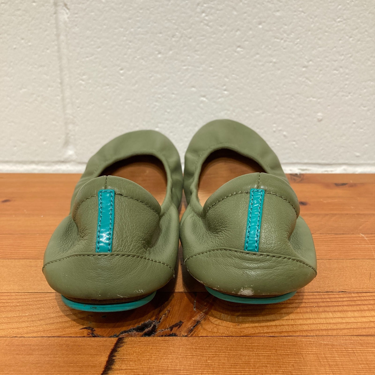 Tieks by Gavrieli Olive Leather Ballet Flats Foldable Shoes - Size 9 - 0327BH