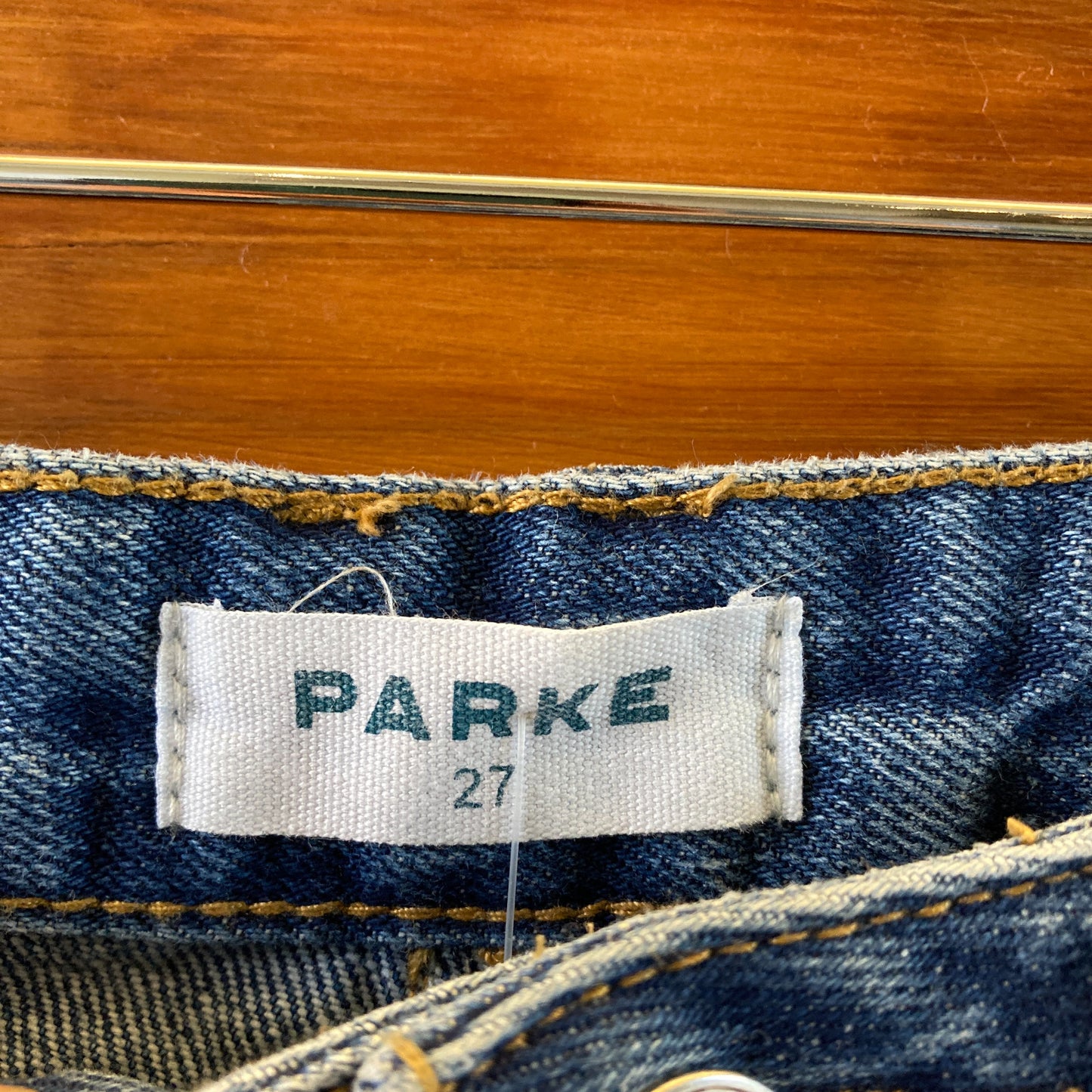 Parke Medium Wash Button Fly Horseshoe Barrel Leg Jeans - Size 27 - 0815JF