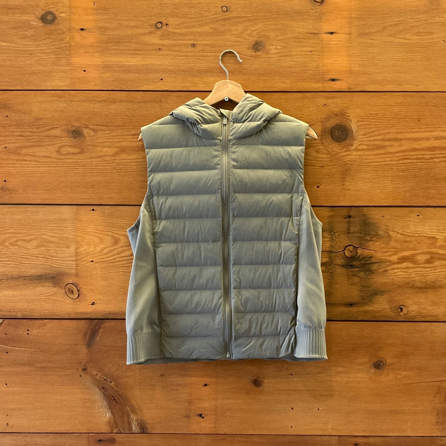12 - Lululemon Green Gray Hooded Zip Up Goose 700 Down & Around Vest 0206SB